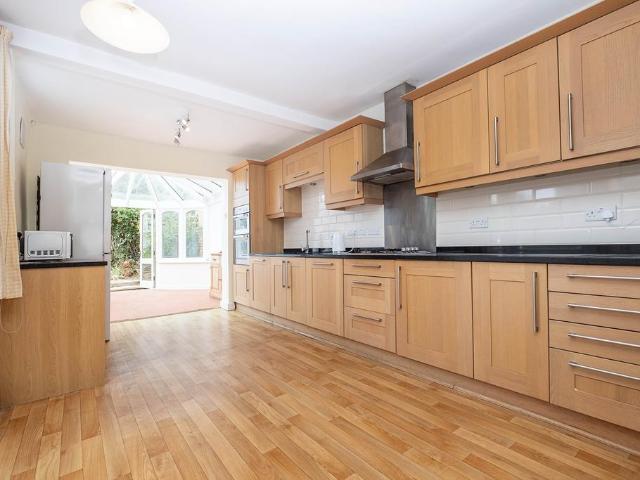 House for sale in Earlsfield, Greater London