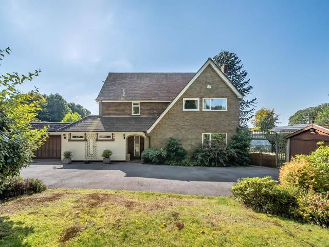 House for sale in Fole, Surrey