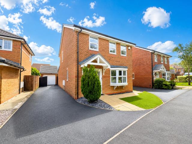 House for sale in Peel Hill, Lancashire