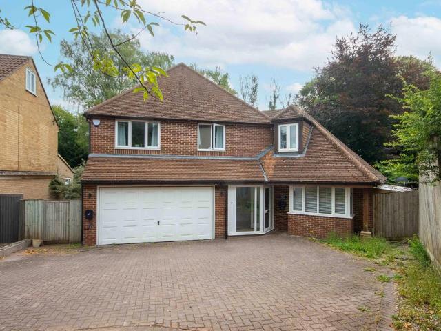 House for sale in Batchworth, Hertfordshire
