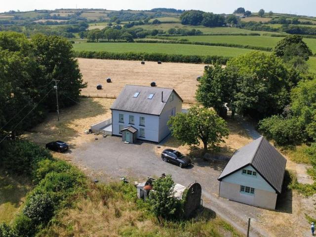 House for sale in Llannon, Cwmgwili
