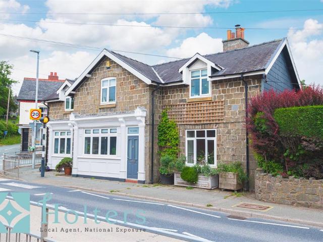 House for sale in Llandinam, Wales