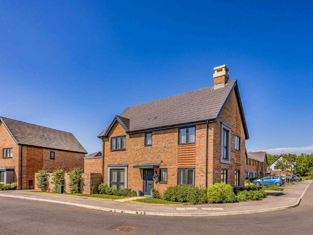 House for sale in Littlecote, West Sussex