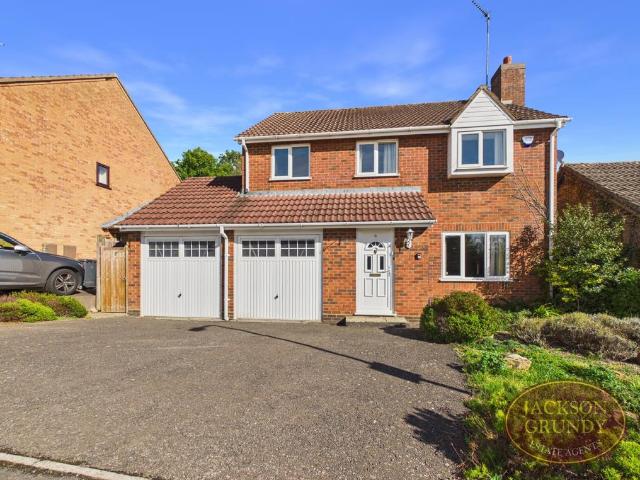 House for sale in Long Buckby, West Northamptonshire