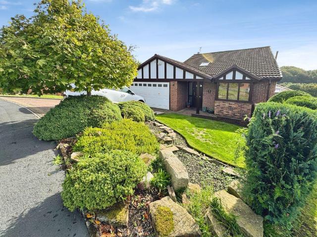 House for sale in Bradshaw, Bolton