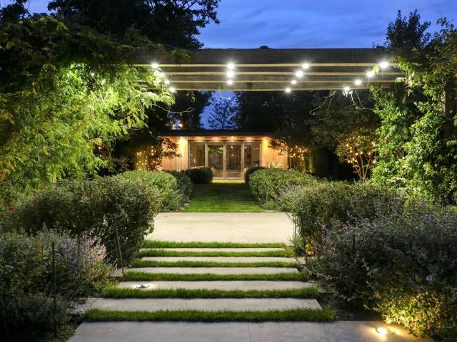 House for sale in Henley-on-Thames, Berrick Salome