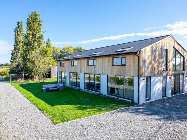 House for sale in Oad Street, Kent