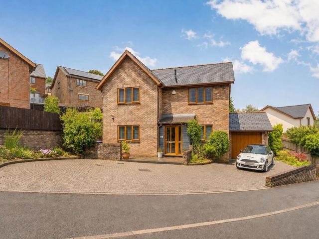 House for sale in Griffithstown, Wales