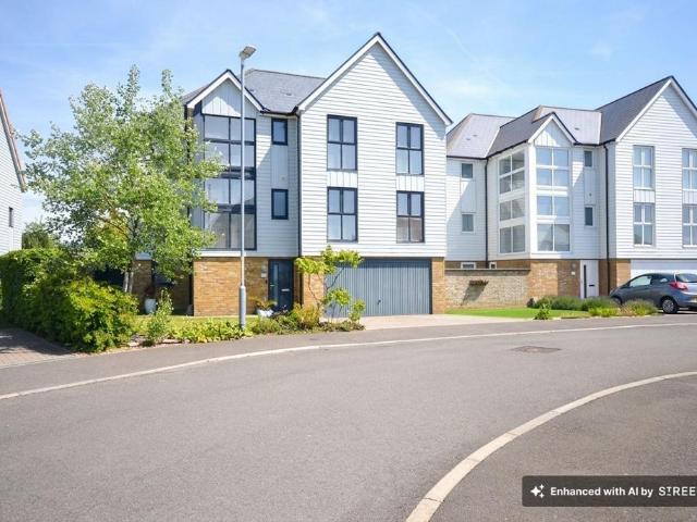 House for sale in Folkestone, Kent