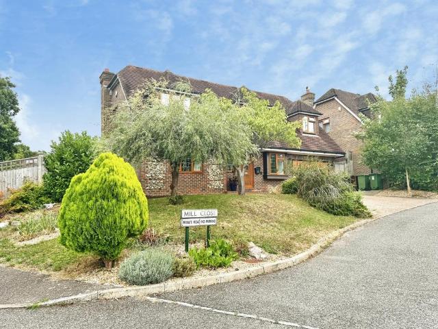 House for sale in Ewhurst, Heathlands