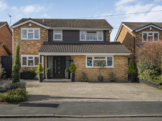 House for sale in Thorpe, Row Town
