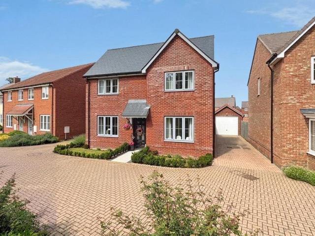 House for sale in Chipping Hill, Essex