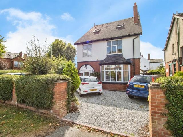 House for sale in Austhorpe, West Yorkshire