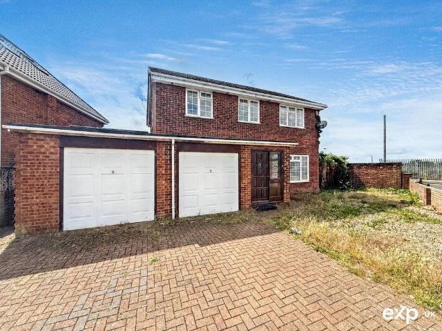 House for sale in Leagrave, Luton