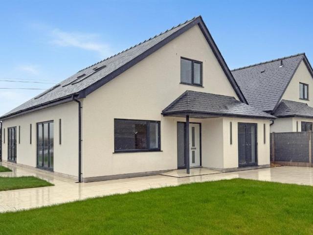House for sale in Morfa Nefyn, Wales
