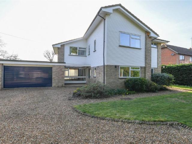 House for sale in Finchampstead