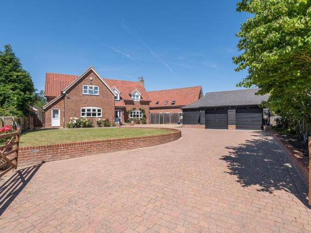 House for sale in Chelmondiston, Suffolk