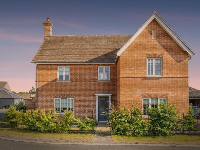 House for sale in Dale Hill, Essex