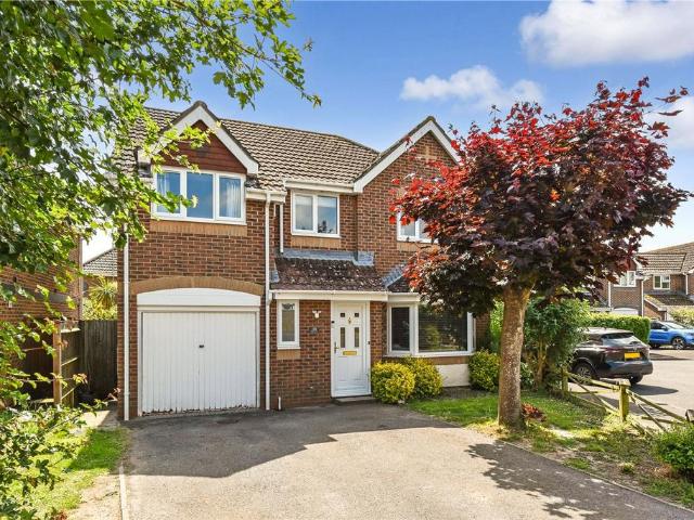 House for sale in Littlecote, West Sussex