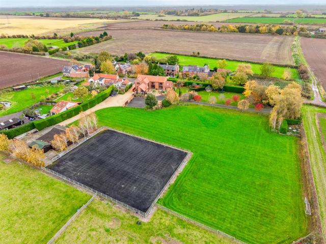 House for sale in Barton In Fabis, East Midlands