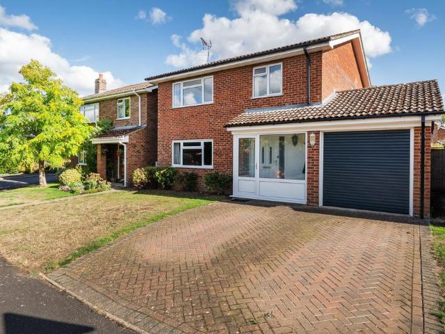 House for sale in North Warnborough, Hart