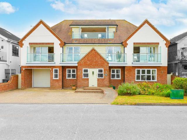 House for sale in Canvey Island