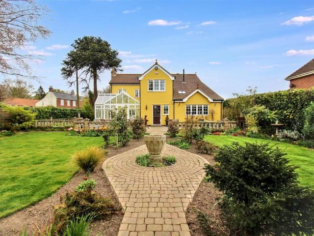 House for sale in New Rackheath, Crostwick