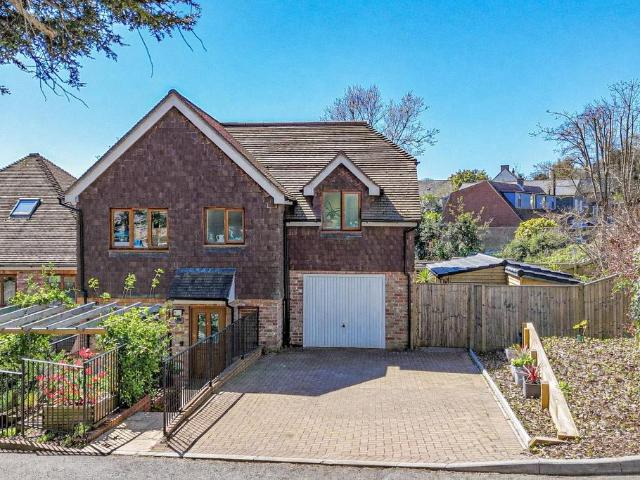 House for sale in Tilekiln, Guestling Green