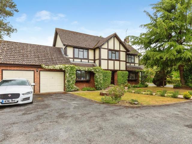 House for sale in Tricketts Cross, Ameysford