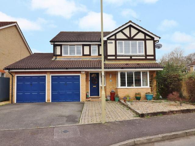 House for sale in Hedge End, Helford