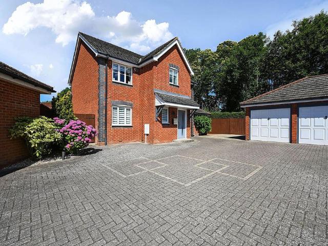 House for sale in Orchard Heights, Bridgefield