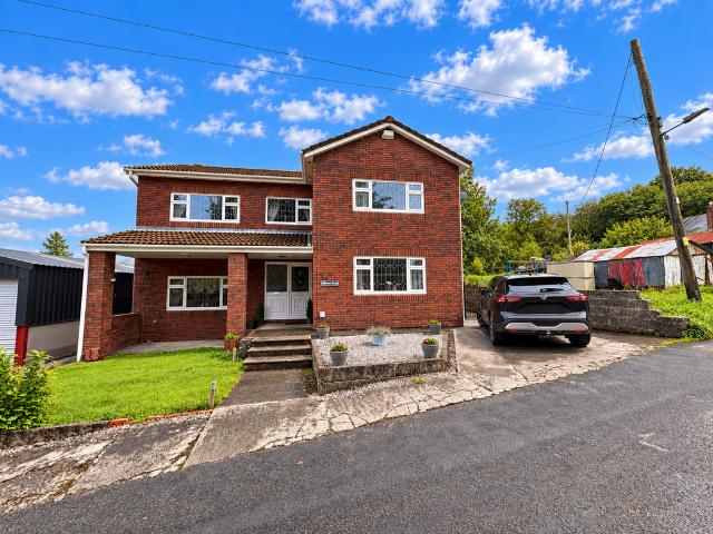 House for sale in Brynaman, Garnant
