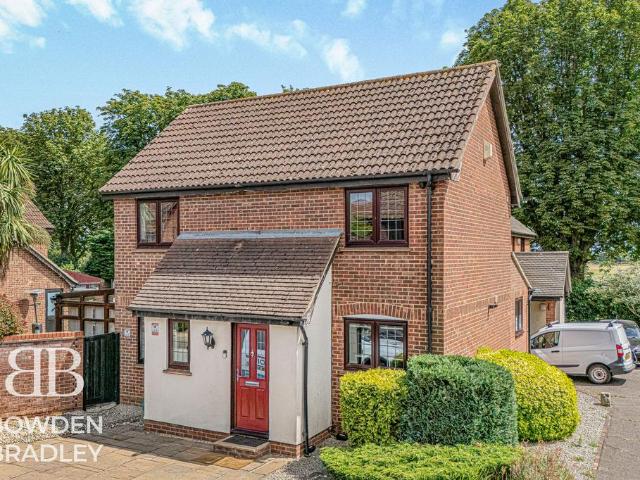 House for sale in Hainault, Greater London