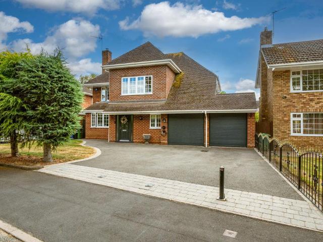 House for sale in Stourbridge, West Midlands