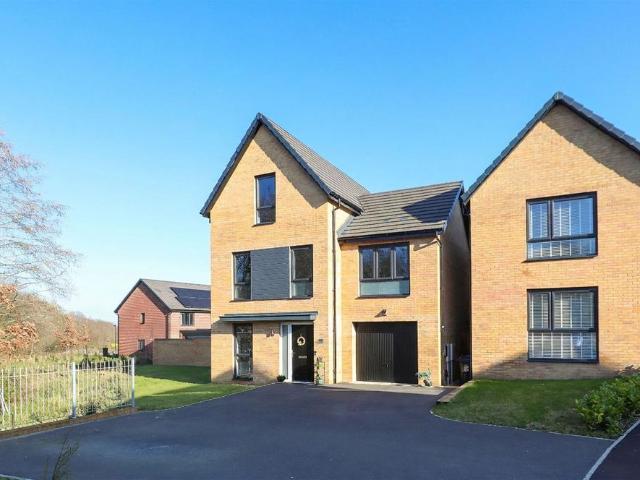 House for sale in Hackenthorpe, South Yorkshire