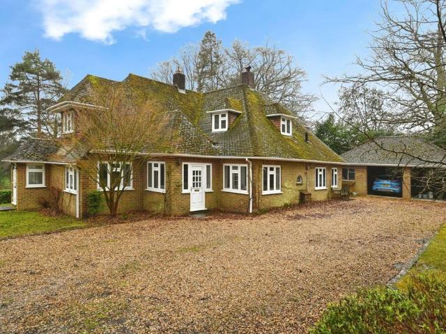 House for sale in Finchampstead
