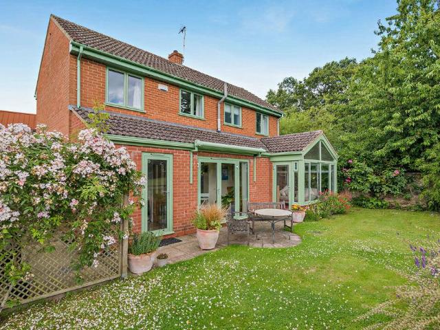 House for sale in Bromsberrow Heath, Gloucestershire
