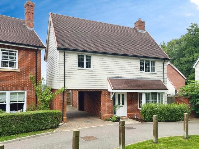 House for sale in Aldington, Bridgefield