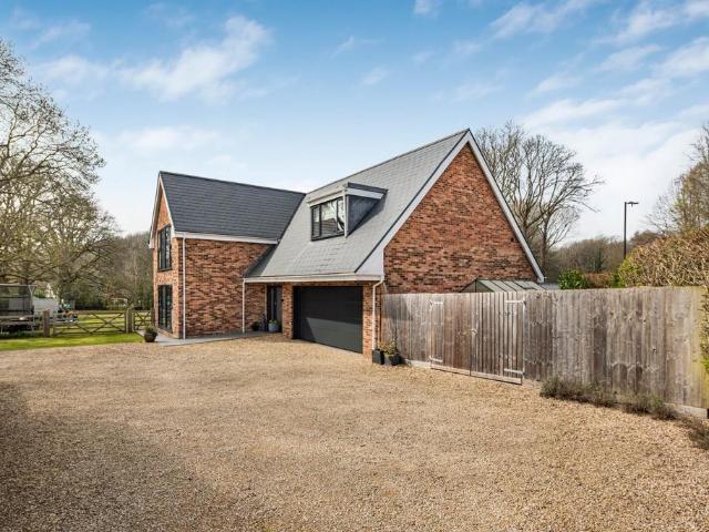 House for sale in Gorsley