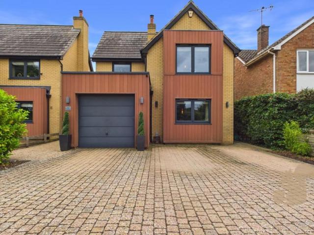 House for sale in Chipping Hill, Essex