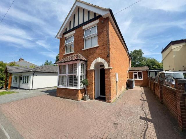 House for sale in Fleet, Hart