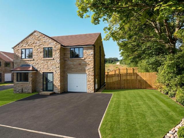 House for sale in Farnley Tyas, West Yorkshire