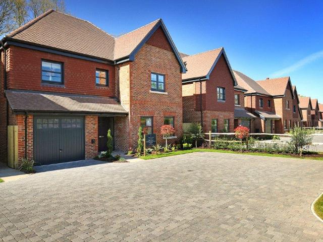 House for sale in Chiddingfold, Waverley