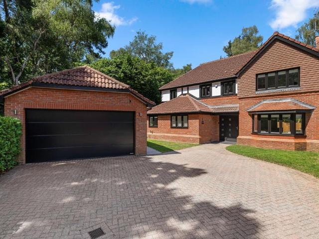 House for sale in Finchampstead