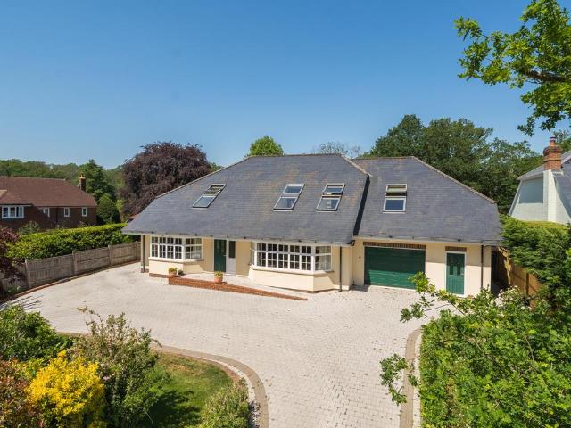 House for sale in Fole, Surrey
