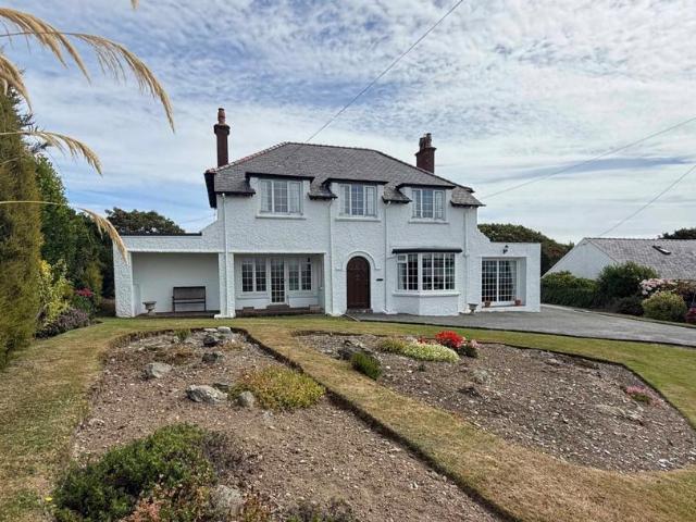 House for sale in Trearddur, Wales