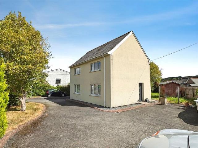 House for sale in Ynys Isaf, Ystradgynlais