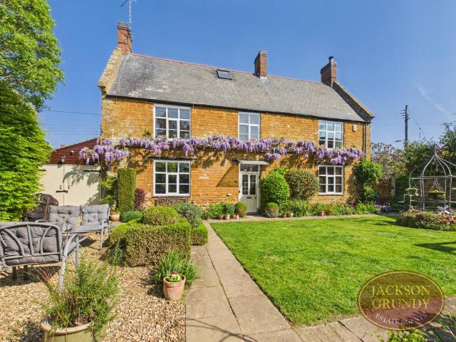 House for sale in Long Buckby, Northamptonshire