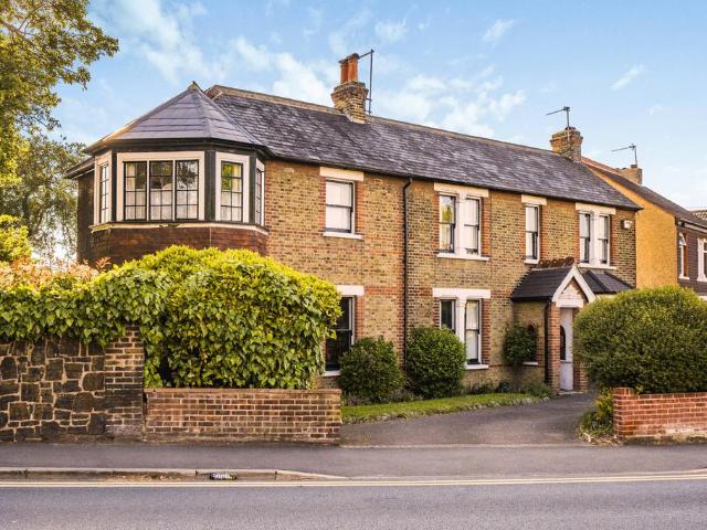 House for sale in Wansunt, Greater London