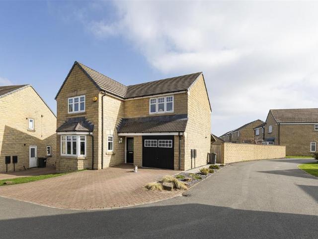 House for sale in Salendine Nook, West Yorkshire